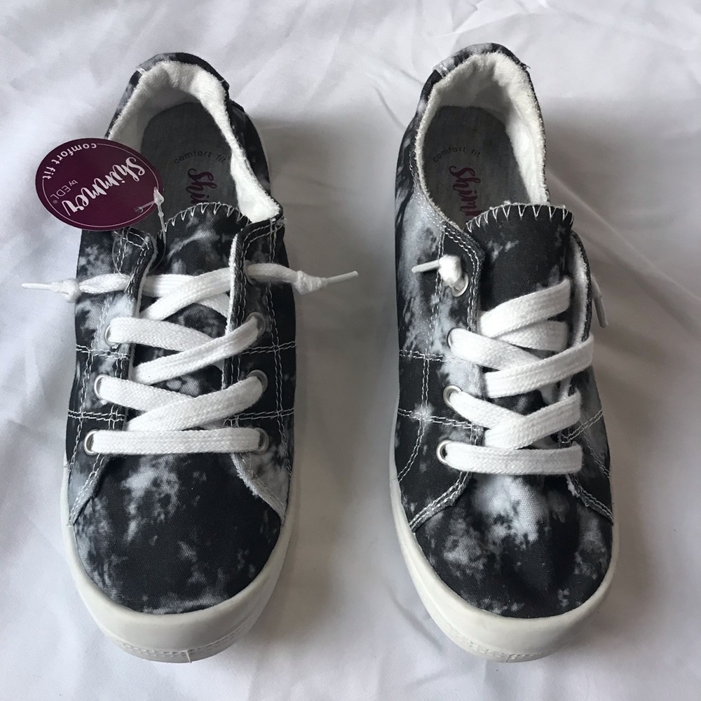 Tie Dye Lace Up Sneakers